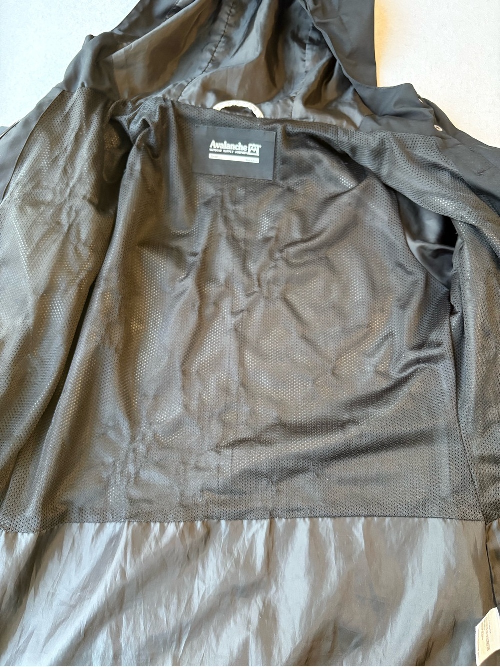Avalanche Women’s Black Hooded Rain Jacket Packable Windbreaker Sz S - Picture 8 of 9